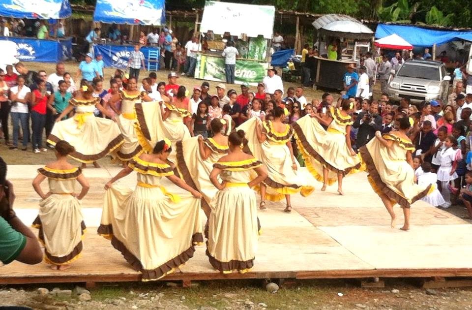 Presentación artistica en inauguración del segundo festival nacional del cacao